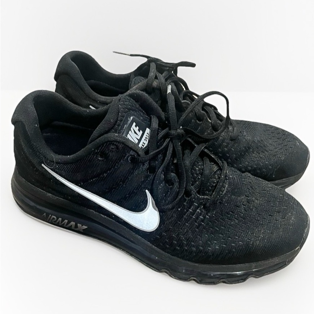 Nike Air Max 2017 ‘Triple Black’ Men’s Size 9 Athletic Shoes silver swoosh